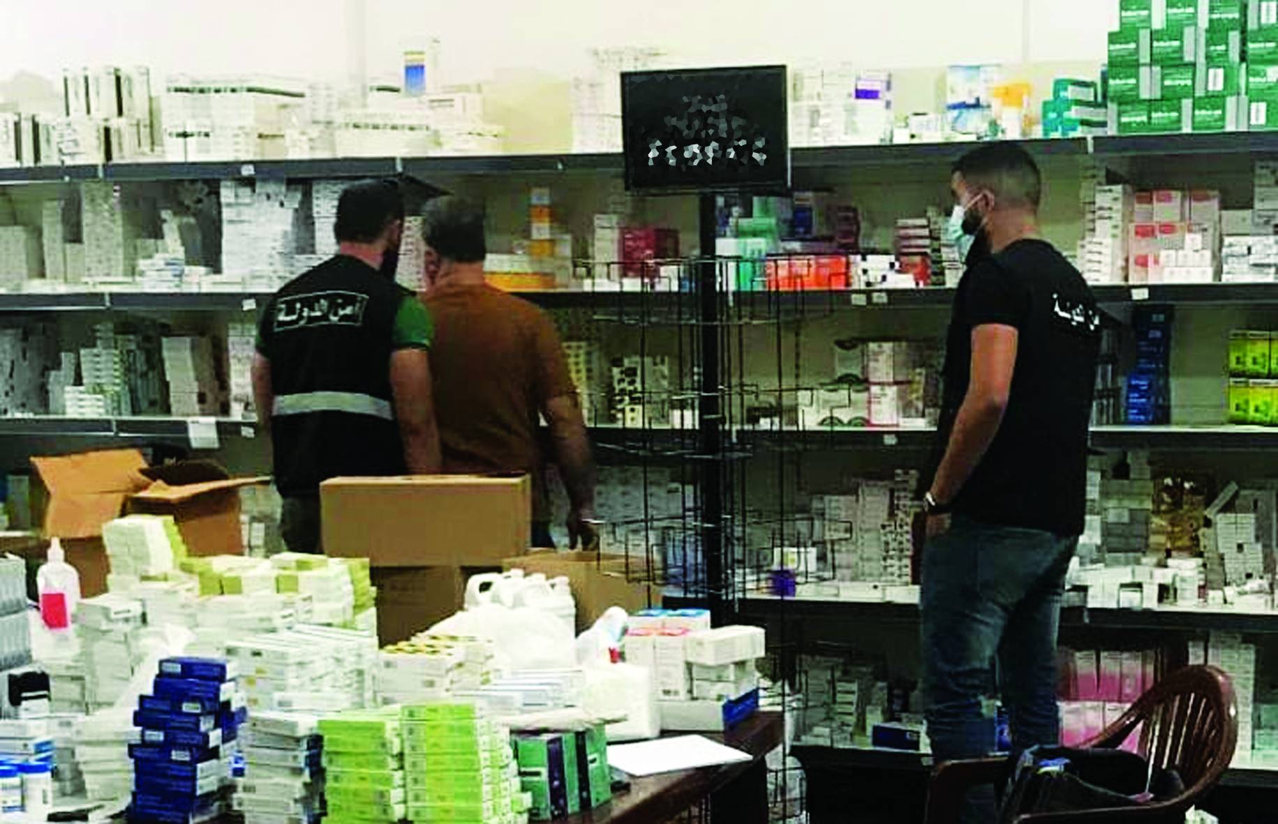 ميقاتي يتريّث بالتأليف وينتظر وصول الناقلة الإيرانية واين سترسو والتداعيات؟
 مليارا دولار عائدات مليون و500 الف مغترب وسائح  تبخروا بالدعم المالي
ادارات الدولة فارغة والشحّ المالي يخنق العسكر والعام الدراسي متعثّر بالإضرابات