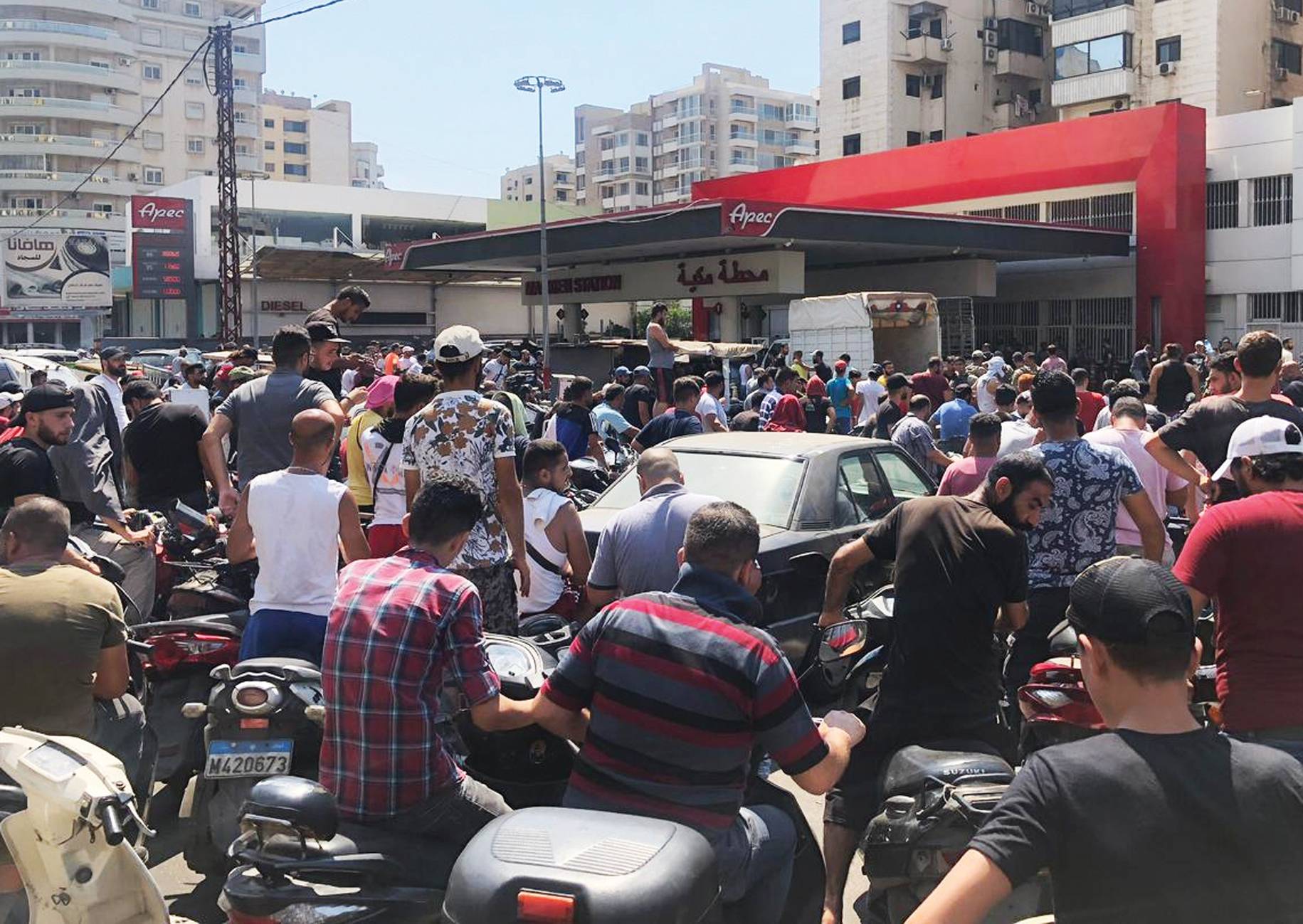 البلد على كفّ عفريت... والمعنيون يعيشون على كوكبٍ آخر
كارثة الطاقة ستُسقط البلد.. العام الدراسي في خطر
هل يتم تعديل الدولار المصرفي؟ الجواب نهار الأربعاء