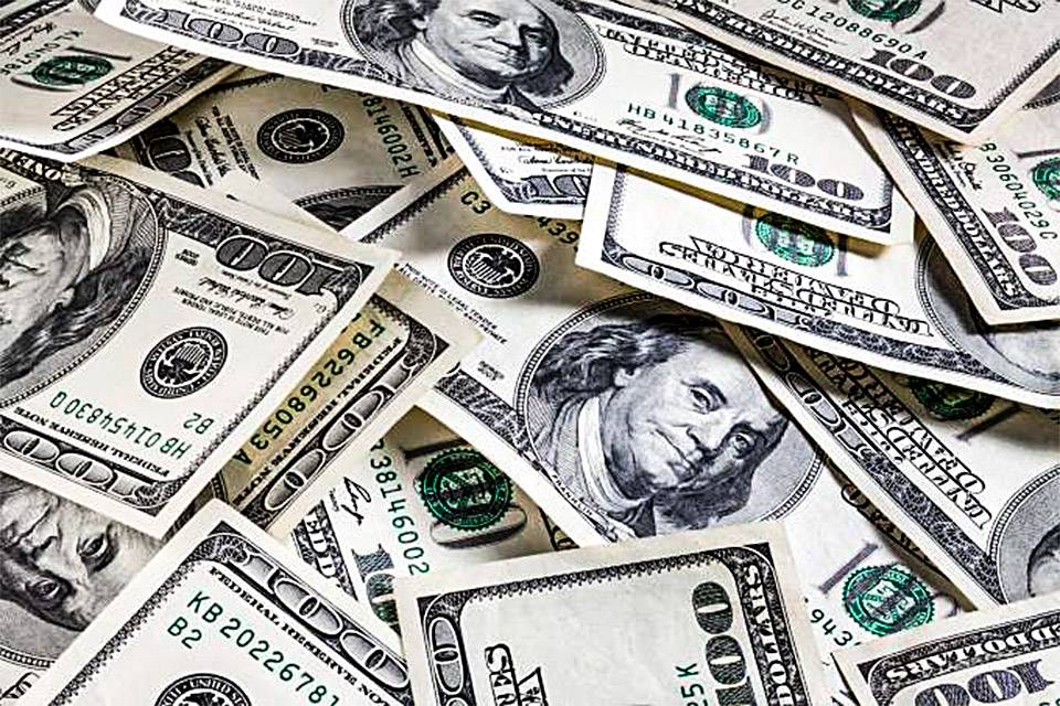 السحب على 3900 ليرة سيُمدّد... بسعر اعلى؟ «لجنة المال» ستطرح الموضوع
و«المركزي» يُناقشه الاربعاء.. والحاكم سيتحقق من الارقام !
السفن الايرانية لن توقف تعامل المصارف المراسلة مع لبنان!