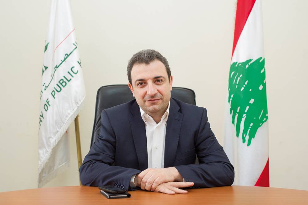 أبو فاعور يزود القاضي عويدات بمعلومات عن الأسمدة المخزنة لدى الصقر
