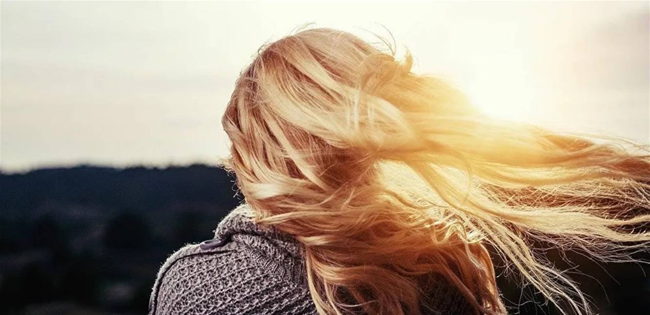 السبانخ ضمن 5 أطعمة تحميكك من تساقط الشعر