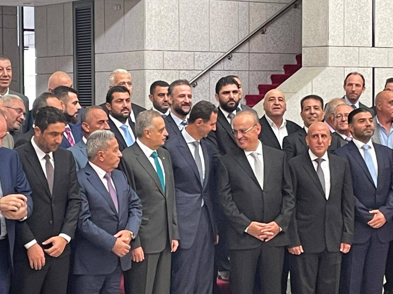 الاسد استقبل وفداً درزياُ برئاسة أرسلان ووهاب وفاعليات:
كلّ الذين وقفوا ضد سوريا عادوا للحديث معها
لنترفّع عن الصغائر والتفاصيل... نحن شعب واحد في دولتين