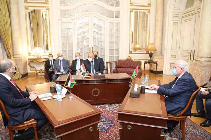 شكري يبحث مع نظيريه الأردني والفلسطيني مستجدات القضية الفلسطينية