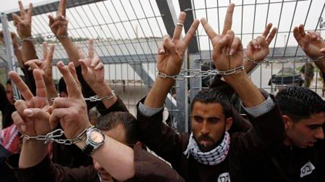 الاحتلال يفرض عقوبات على جميع الأسرى الفلسطينيين