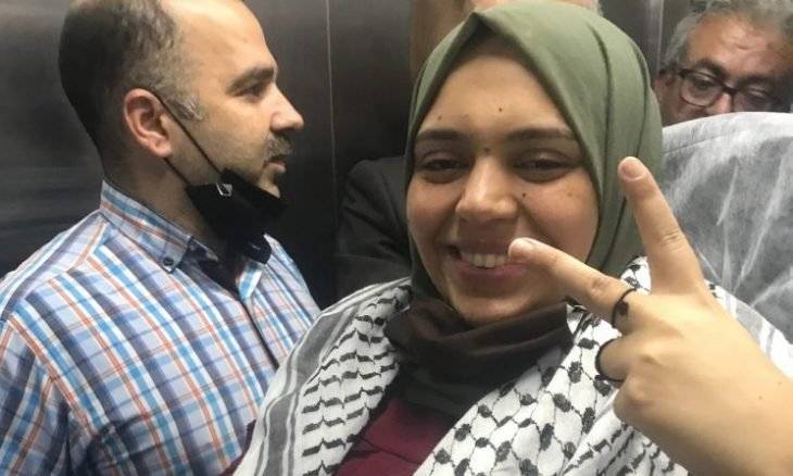 الأسيرة المحرّرة أنهار الديك تلد بعد أيام من الإفراج عنها