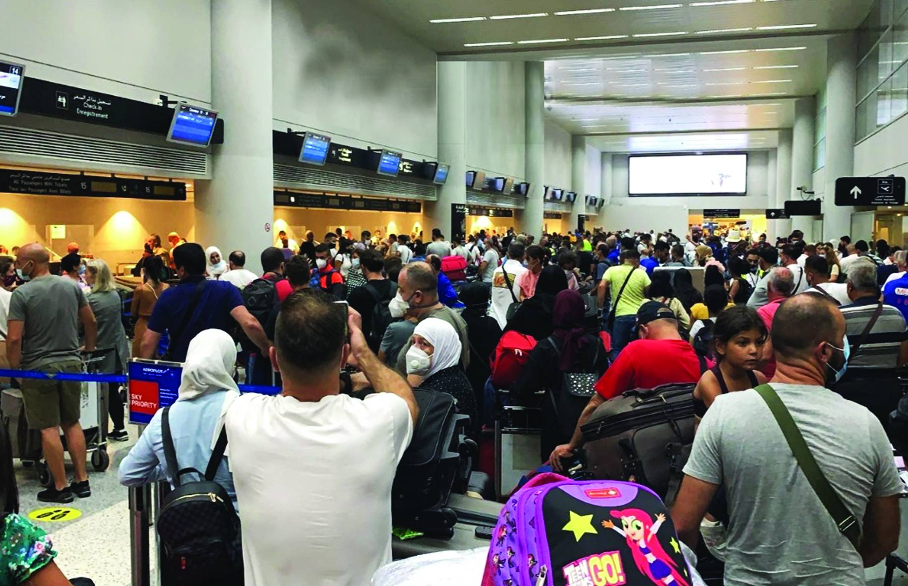 الاستمرار في الانتحار: لا حكومة حتى اللحظة وهجرة جماعية لبنانية
المجتمع الدولي يلبي حاجات لبنان : قانون قيصر معلق
