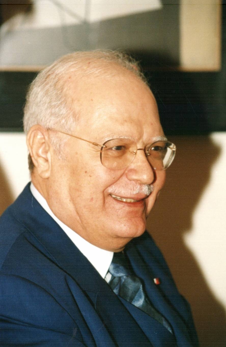 الرئيس عصام فارس بصحة جيدة