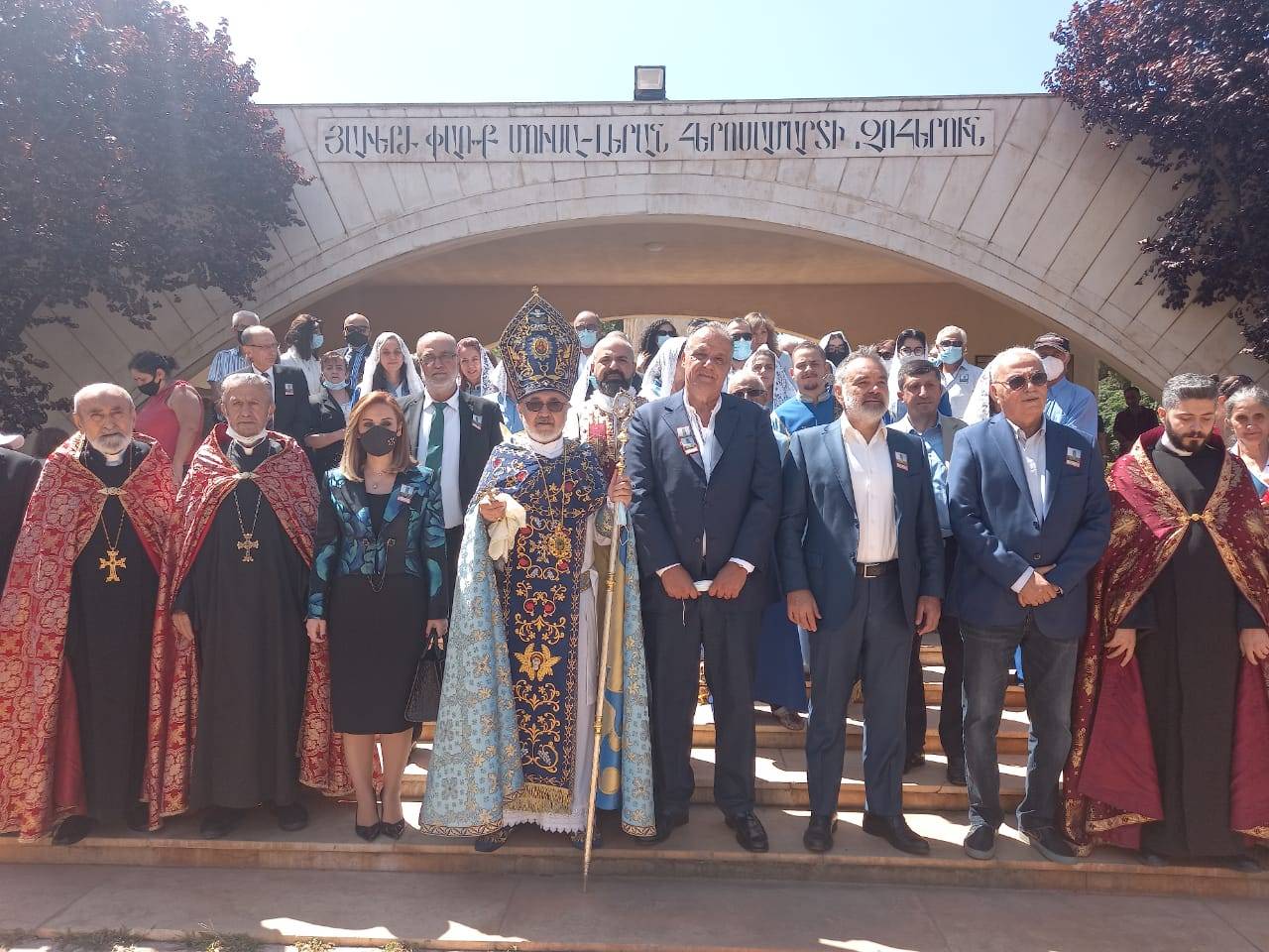 بوشكيان يزور عنجر ويدعو لتعميم الجو الإيجابي