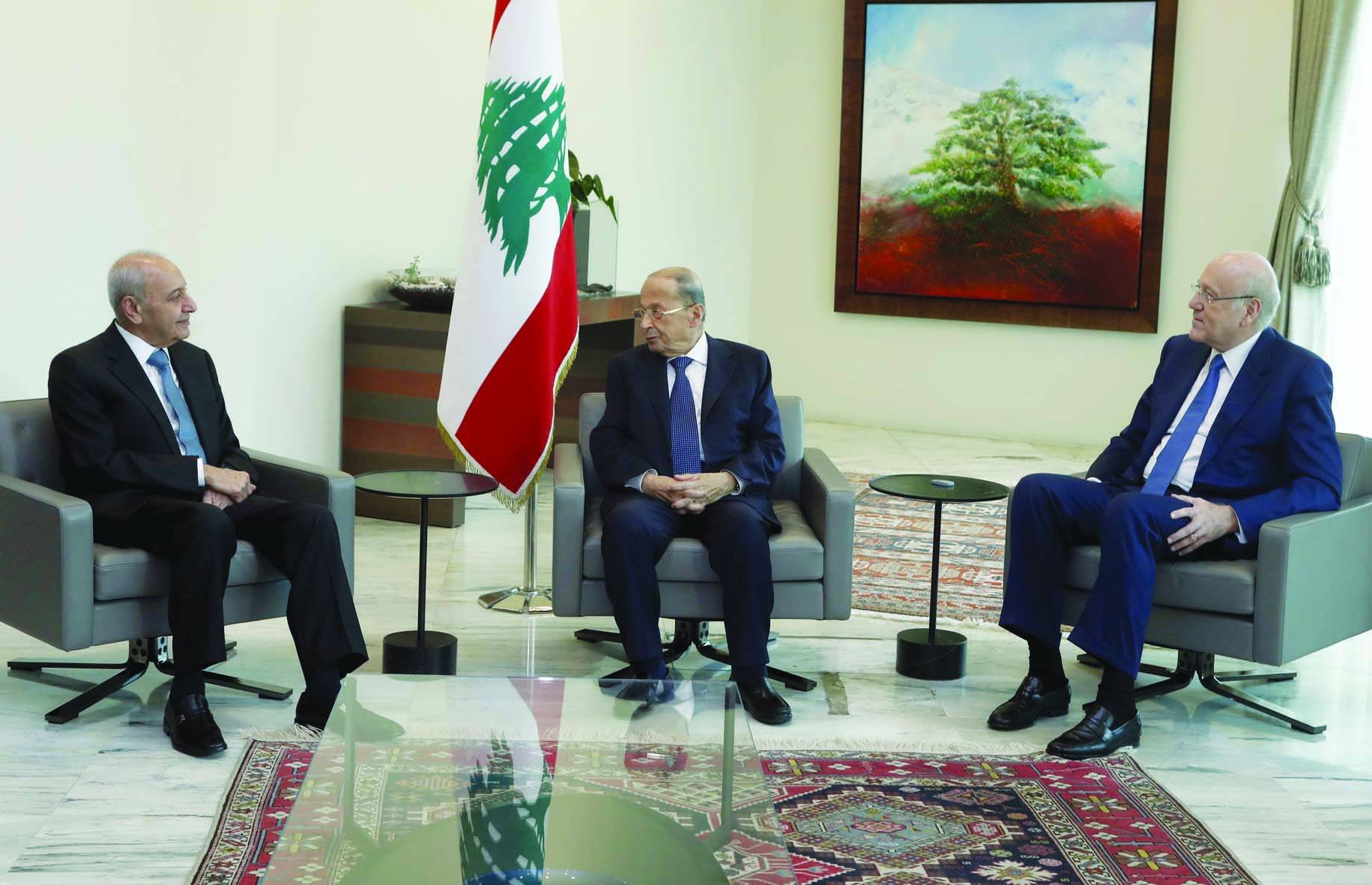 ليل الخميس الطويل انتج حكومة بدخان ابيض دولي وعربي... فهل طوى صفحة الخلاف؟
الانظار شاخصة الى المساعدات المالية... والمعنيون يؤكدون» لا نوزّع الاموال مجاناً»