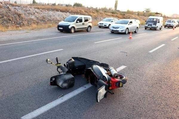 بالصور.. جريحة جراء حادث سير على طريق عام زوق مصبح