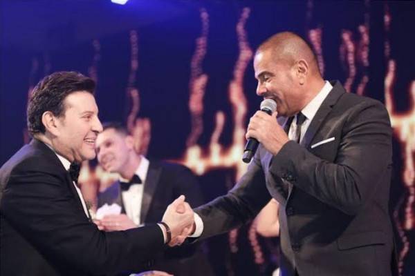 ماذا بين هاني شاكر  وعمرو دياب ؟