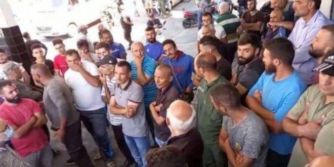 حاول فتح قنبلة عند إحدى المحطات..هذا ما حصل!