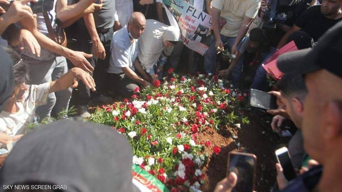 الجزائر: بوتفليقة يوارى الثرى وتبون يتقدم الجنازة