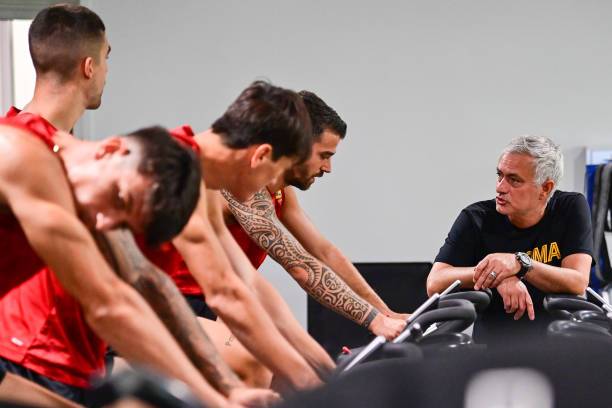 مورينيو في طريقه لاستعاده بريقه بعد مسيرة 1000 مباراة