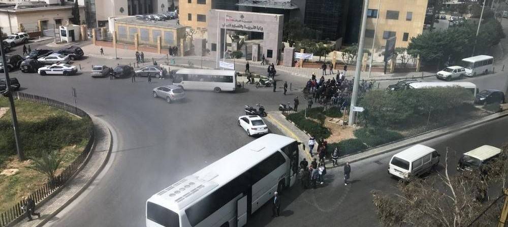 المكعبات الاسمنتية حمت النواب وقتلت محمد أحمد