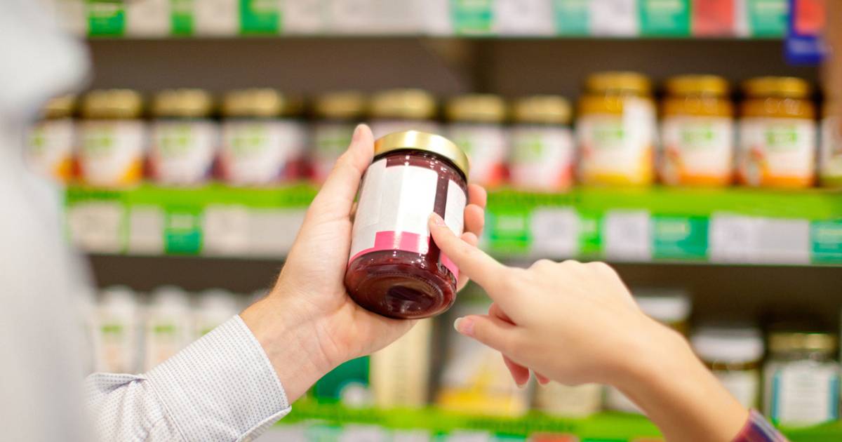 ما هي الأطعمة التي يمكن تناولها  بعد تجاوز تاريخ الصلاحية؟