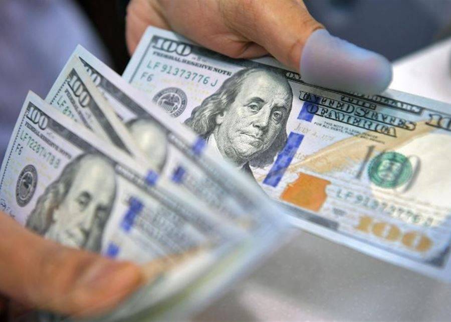 هذا ما سجله سعر صرف دولار السوق السوداء في ساعات المساء الأولى
