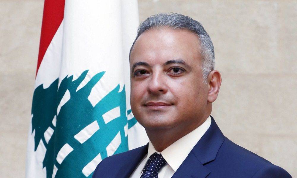 ما هي مسؤولية وزير الثقافة الأولى؟