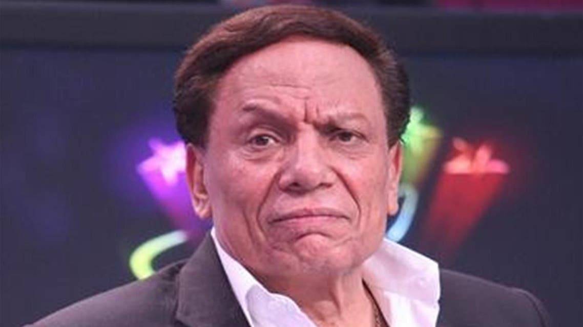 هل عادل إمام مصاب بكورونا؟