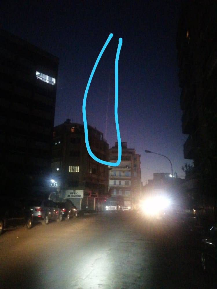 بالصور... خطوط  ودخان أحمر في سماء طرابلس