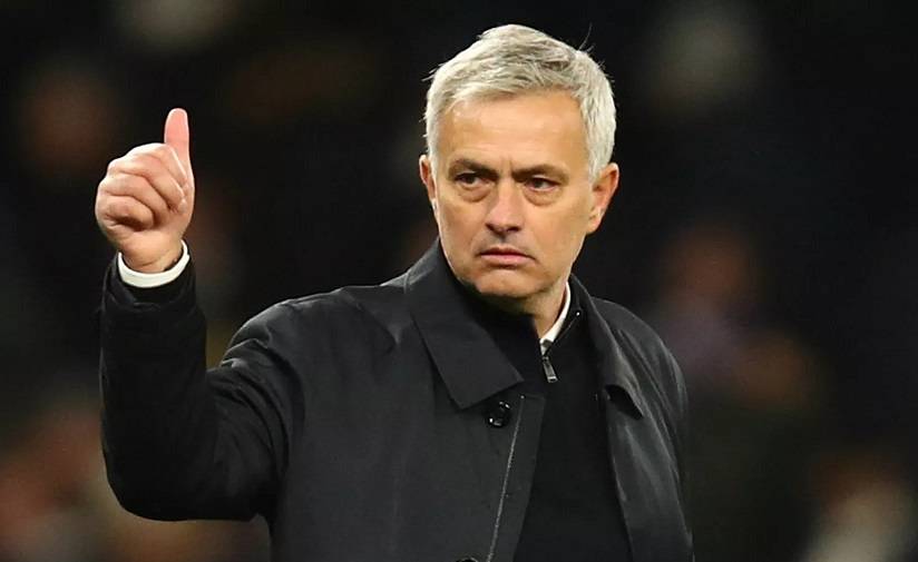 مورينيو يعادل رقم أليغري