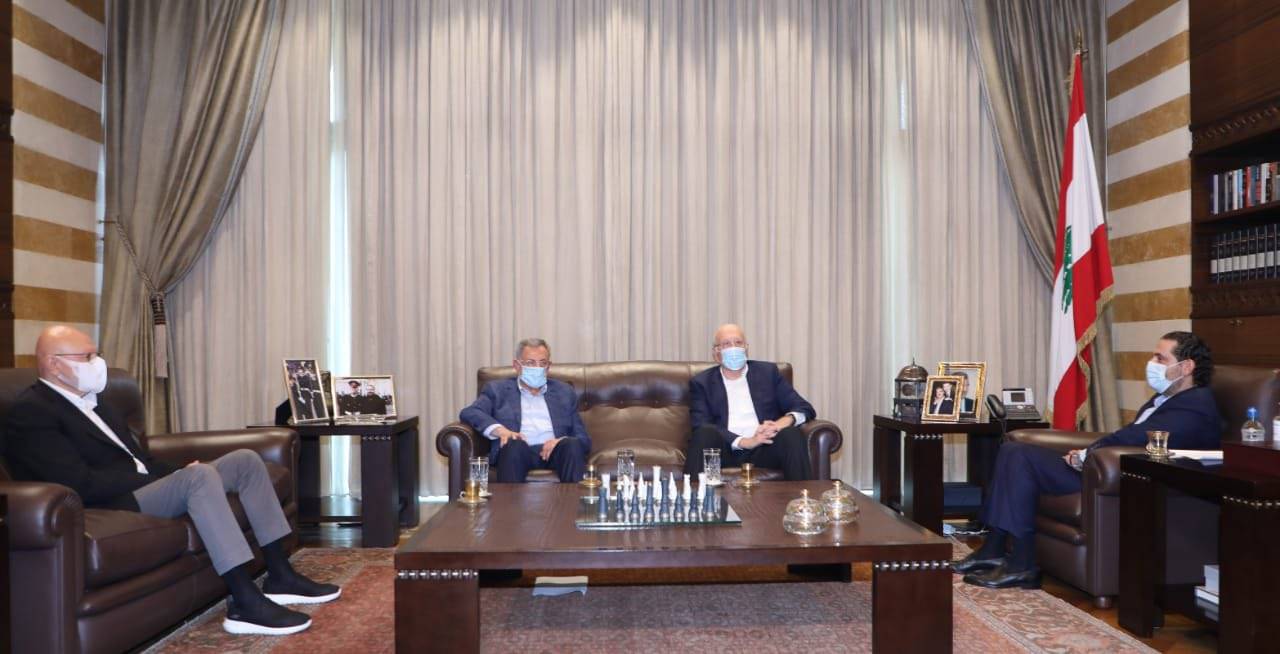 ميقاتي يُقيم توازناً بين بعبدا وبيت الوسط و«نادي رؤساء الحكومات»
«المستقبل» ينتقل قريباً من التهدئة الى المواجهة وشدّ العصب
