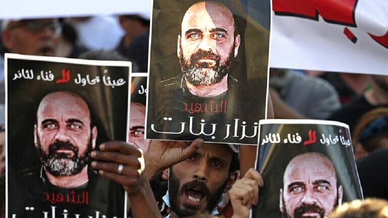 ماذا كشف محامي عائلة نزار بنات عن ملابسات وفاته؟