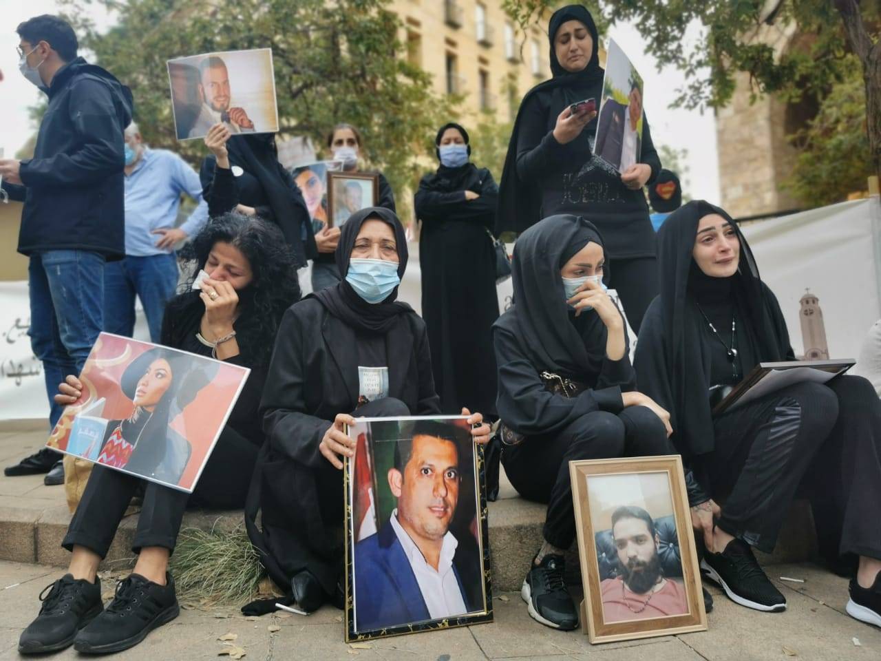 "إيران برا"... أهالي شهداء المرفأ يطالبون بتطبيق القرار الدولي