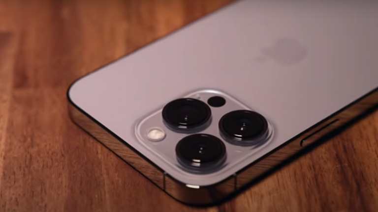 ما المميز في كاميرات هاتف iPhone 13 Pro Max الجديد؟