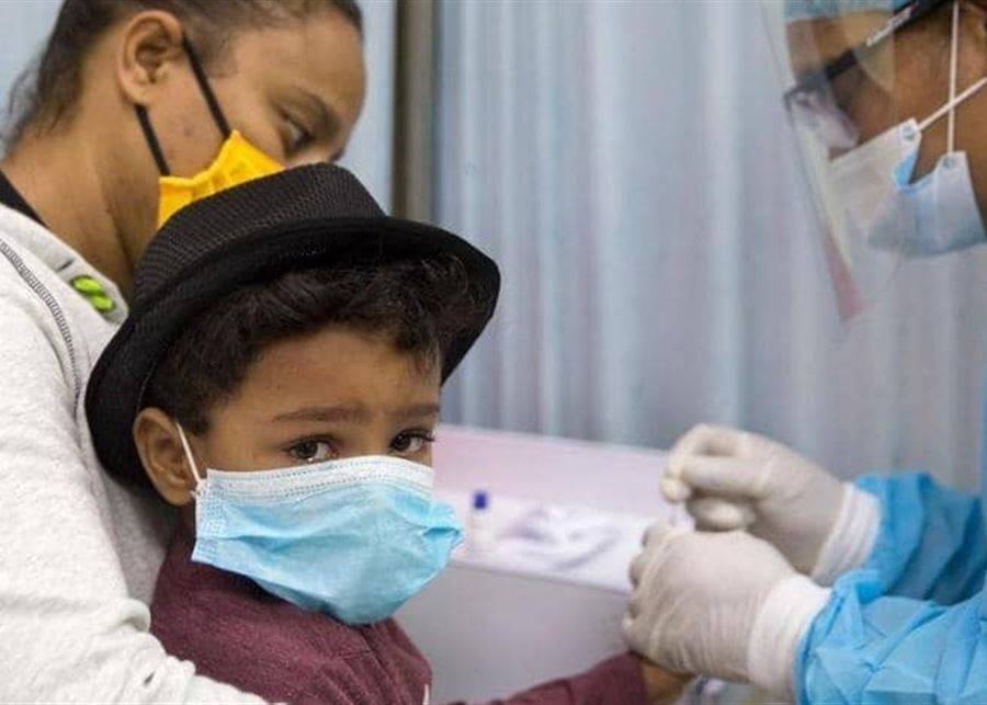 في ظل تفشي متحور دلتا.. نصائح لتعامل الأهل مع أطفالهم غير المطعمين