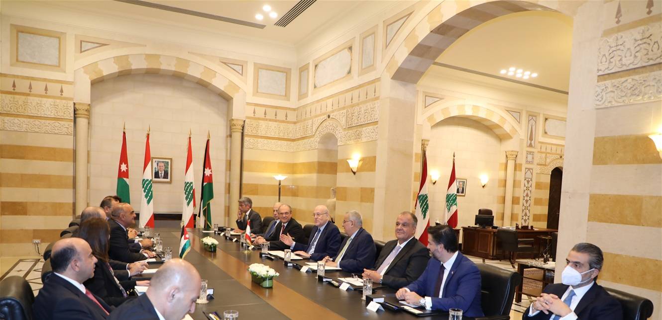 ميقاتي وقع  قرار تحديد آلية ومعايير البطاقة التمويلية