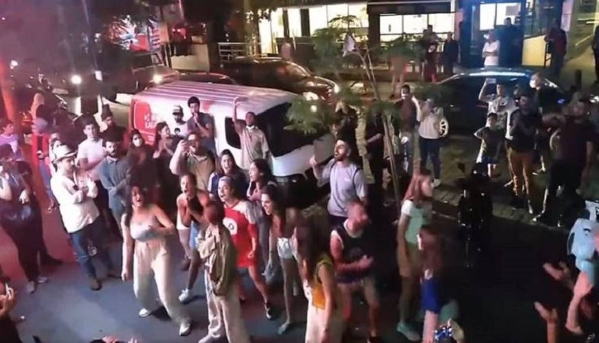 توقيف المسرحية الانتقادية "تنفيسة"... واستكمال عرضها في الطريق العام