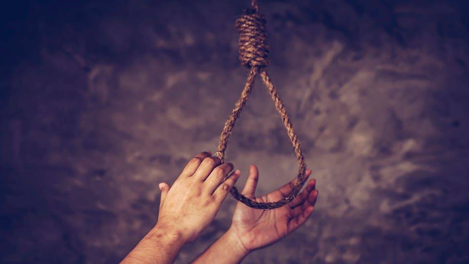 قتل والدته طمعاً بمالها وأساورها الذهبية