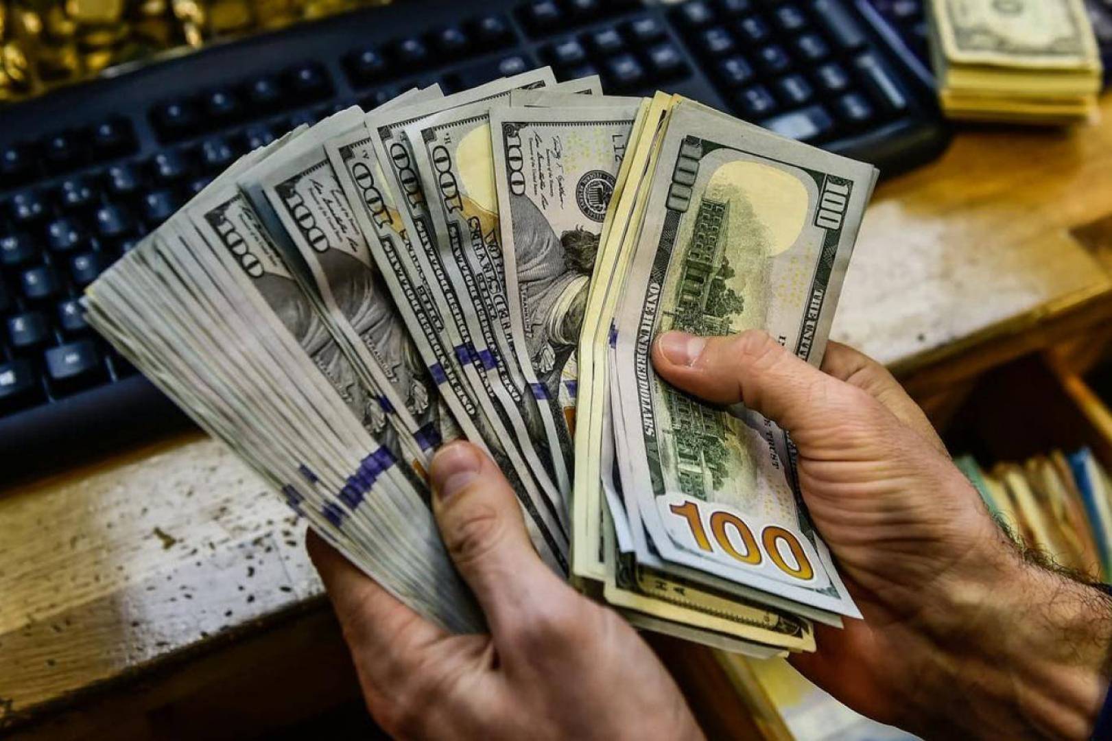 كيف أقفل دولار السوق السوداء مساء اليوم؟