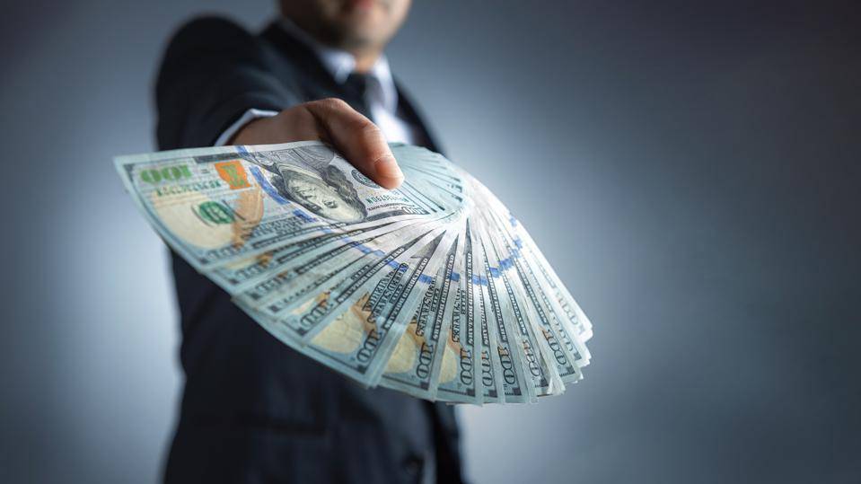 كيف افتتح دولار السوق السوداء صباح اليوم؟