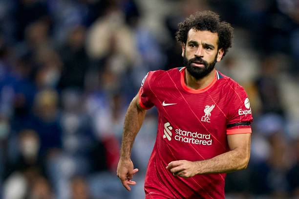 صلاح ينافس رونالدو للفوز بجائزة لاعب الشهر