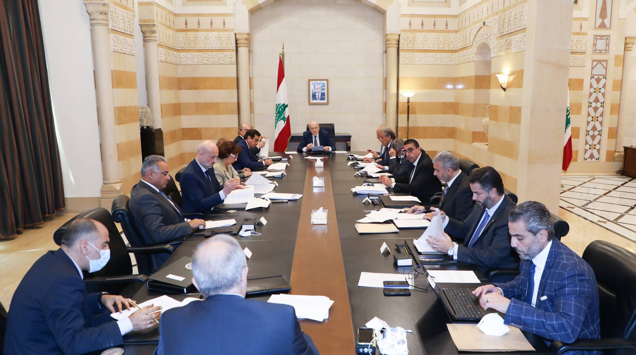 ميقاتي يتريّث بزيارة دمشق قبل نتائج الجهود الفرنسية لفتح طريق الرياض امامه
وساطات مصرية - اردنية – اماراتية دخلت على الخط ... هل تنجح في مساعيها ؟!