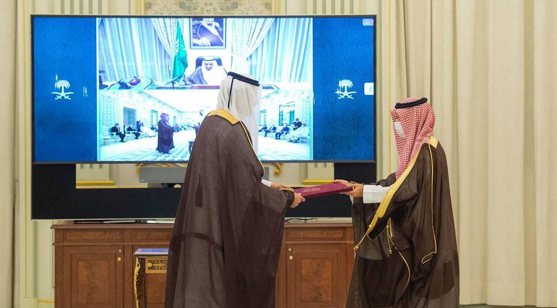الملك سلمان يتسلّم أوراق اعتماد أول سفير قطري منذ 2017