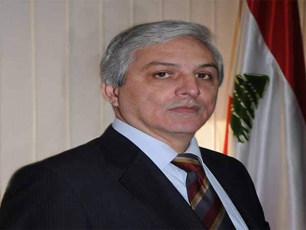 بمَ طالب نقيب صناعة الذهب والمجوهرات الدولة؟