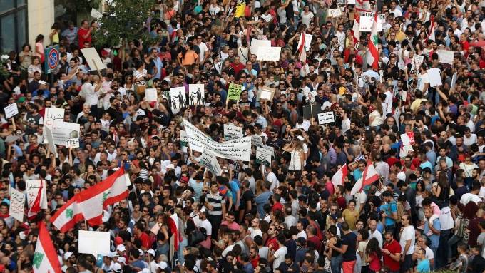 نائب مستقيل سيعلن وثيقة سياسية للحراك والمجتمع المدني.. من هو؟