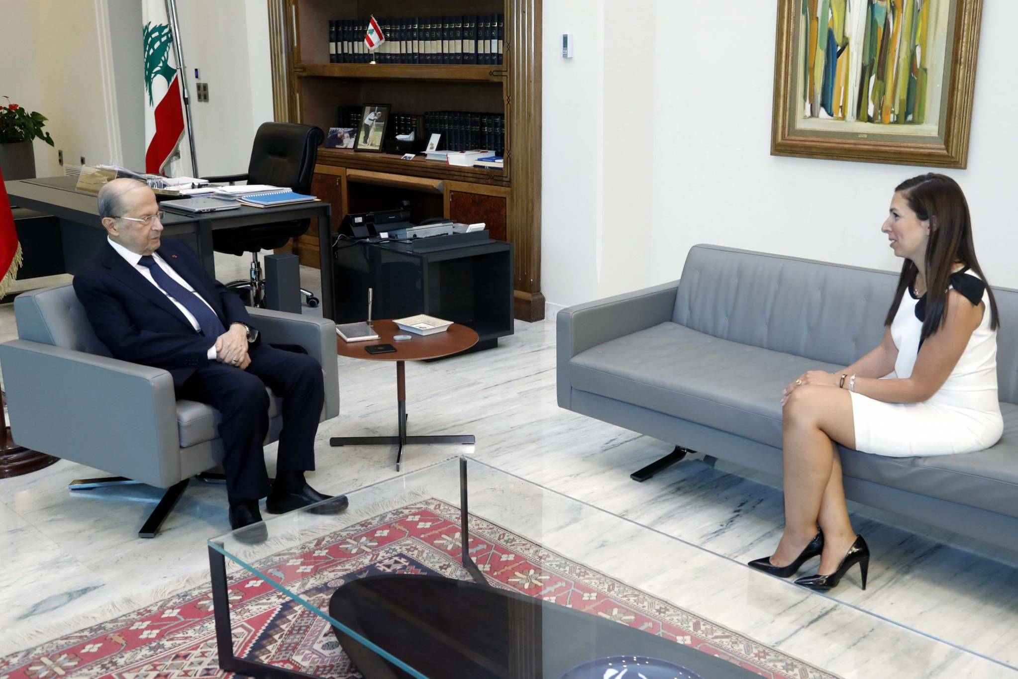 عون يهنأ بترا خوري على منصبها العالمي الجديد