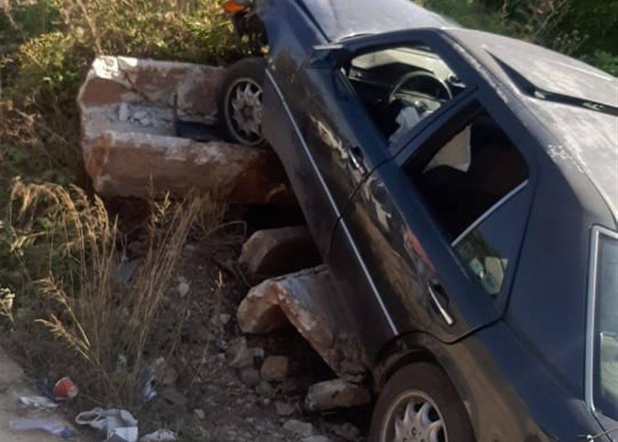 في الضنية...  إنحراف سيارة عن مسارها وسقوط جرحى
