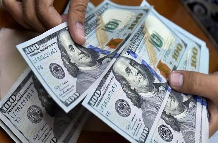 الدولار يستقر عالمياً قرب أعلى مستوياته
