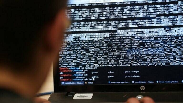 من هي الجهات المتورطة في الهجمات على مواقع حكومية أميركية؟