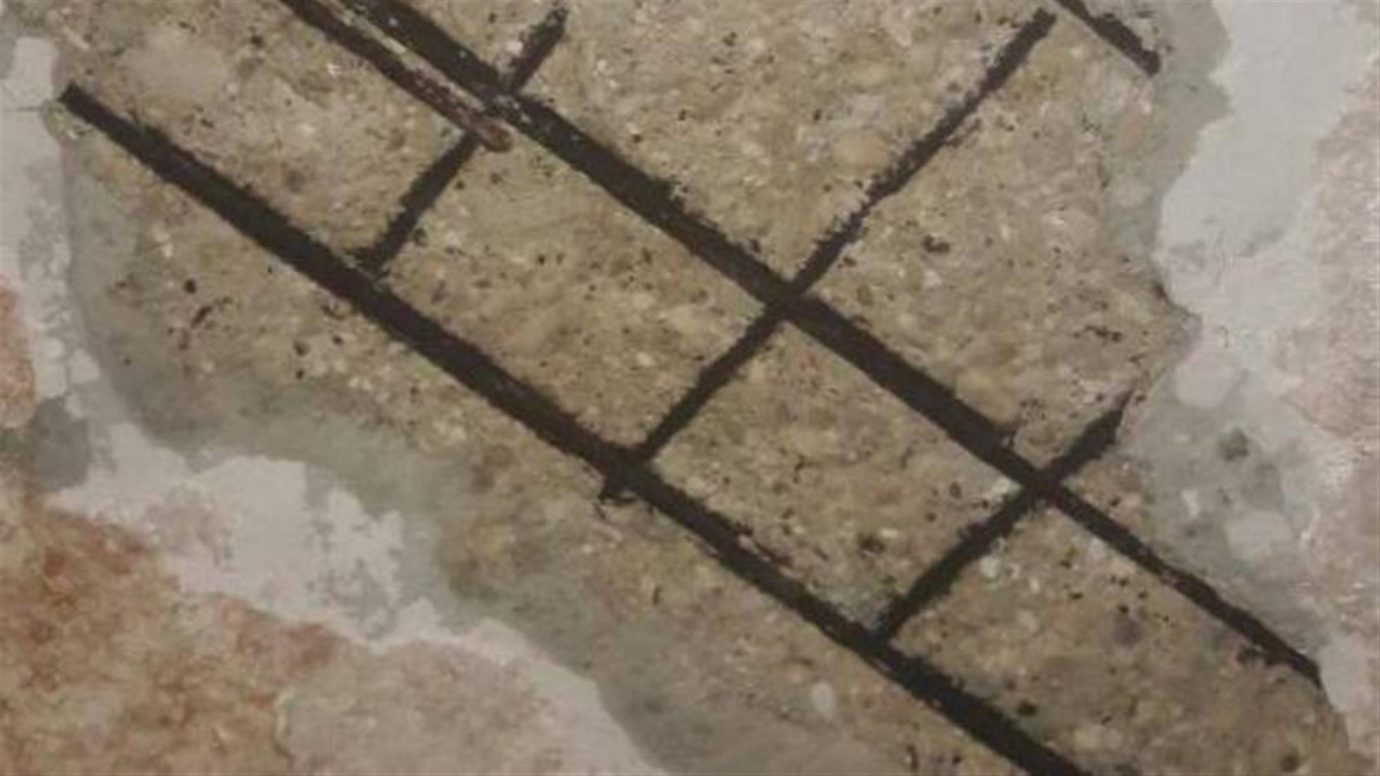 إجلاء عائلة بعد انهيار سقف غرفة منزلها