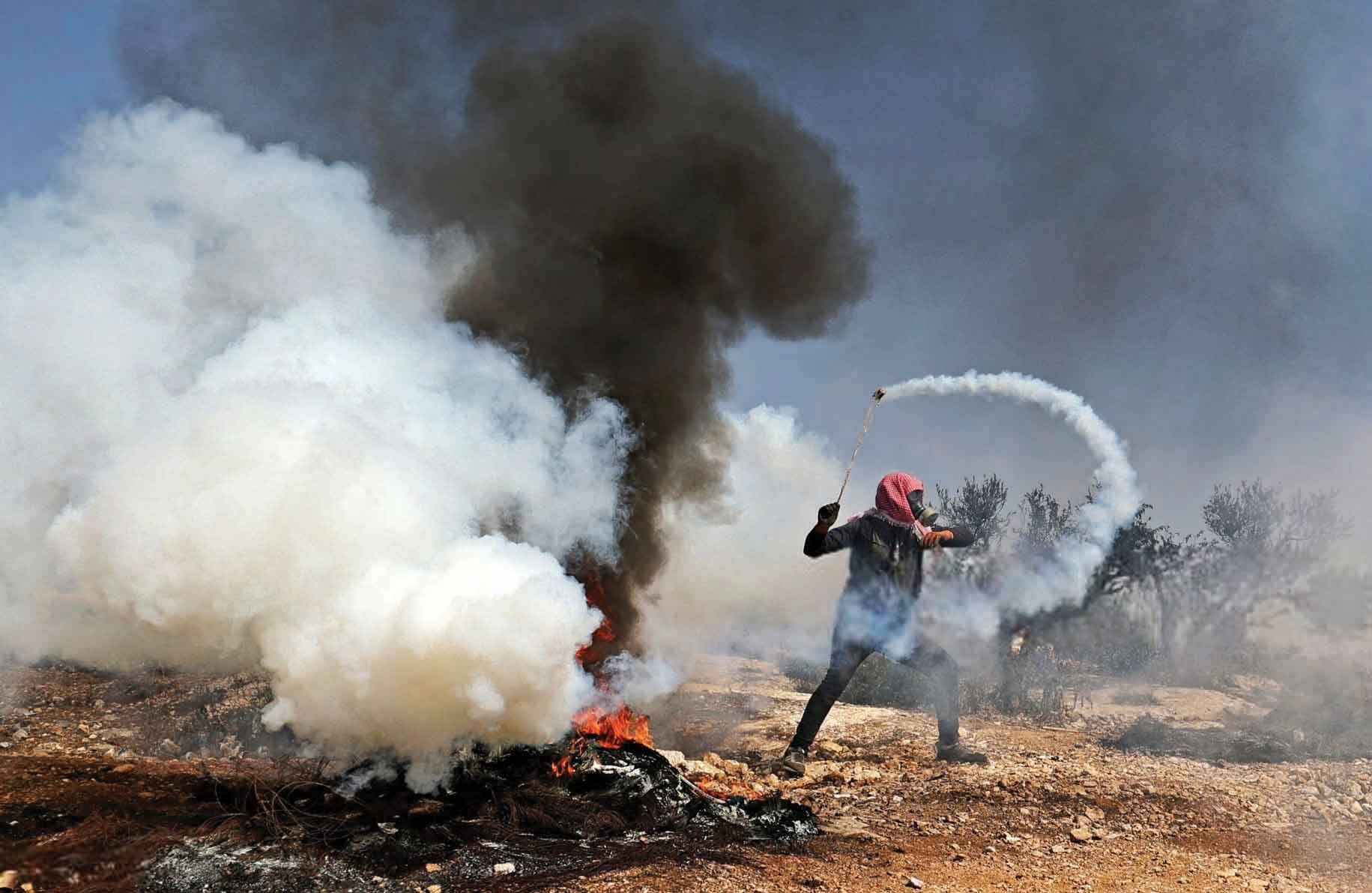 الاحتلال يصعد في «الأقصى»... المقاومة الفلسطينية: عدوان خطير