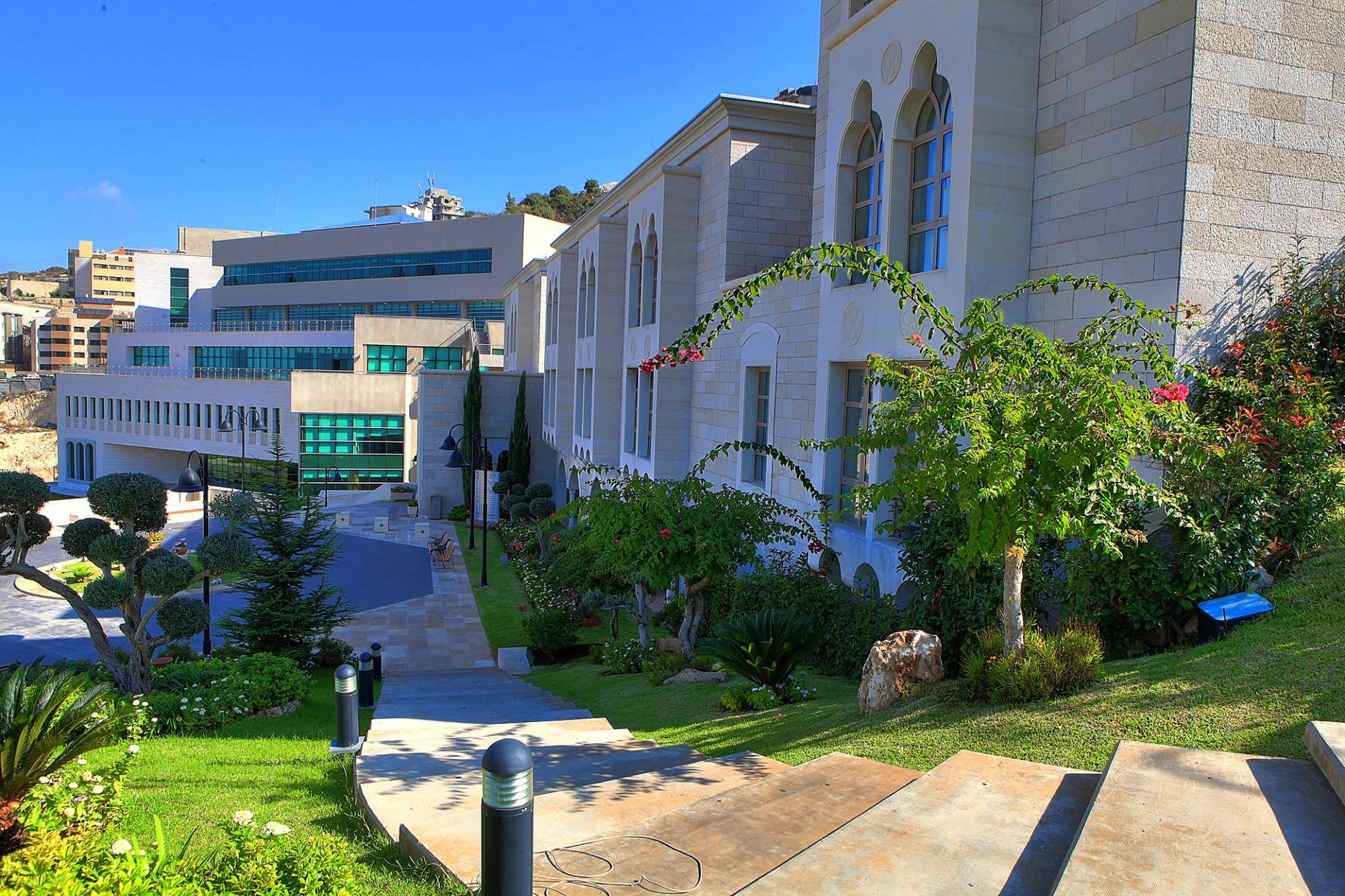 ما هي نتائج الإنتخابات الطلابية في الجامعة اللبنانية الأميركية؟