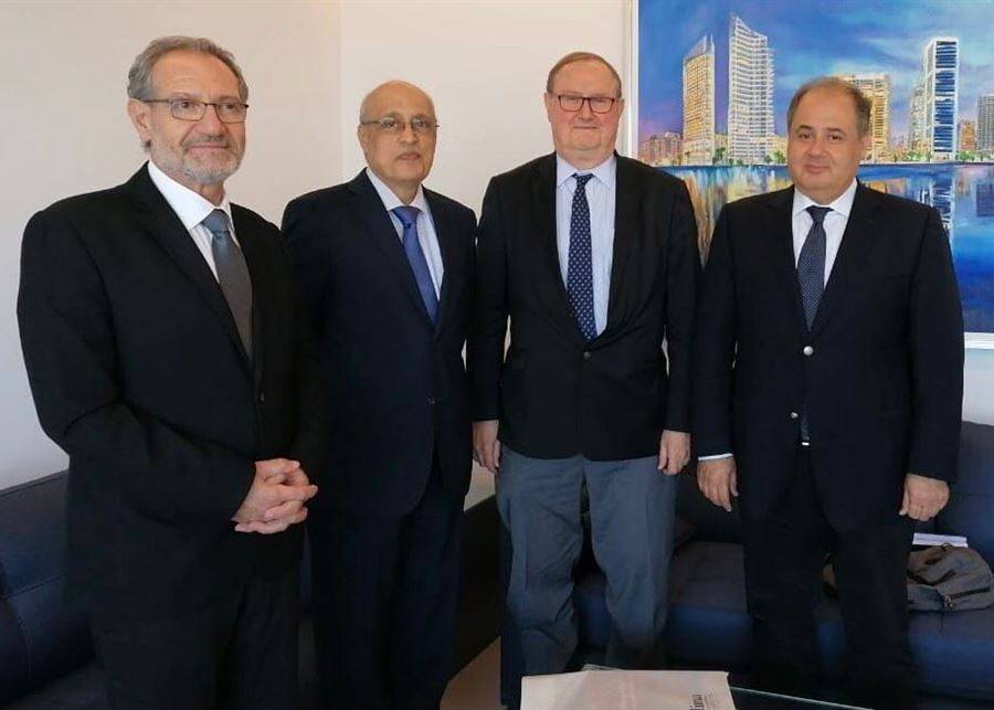 عربيد رتب لقاءات بين دوكان وشقير ونقيبي المهندسين والاطباء
السفير الفرنسي يكرّر : لا مساعدات دولية قبل اجراء الاصلاحات
