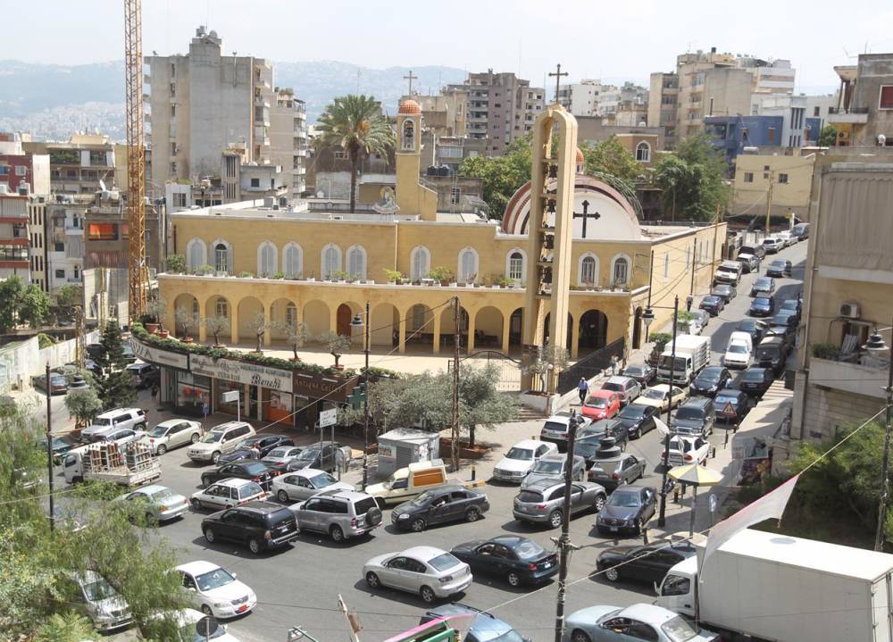 بالفيديو - صلبان على مداخل الاشرفية!