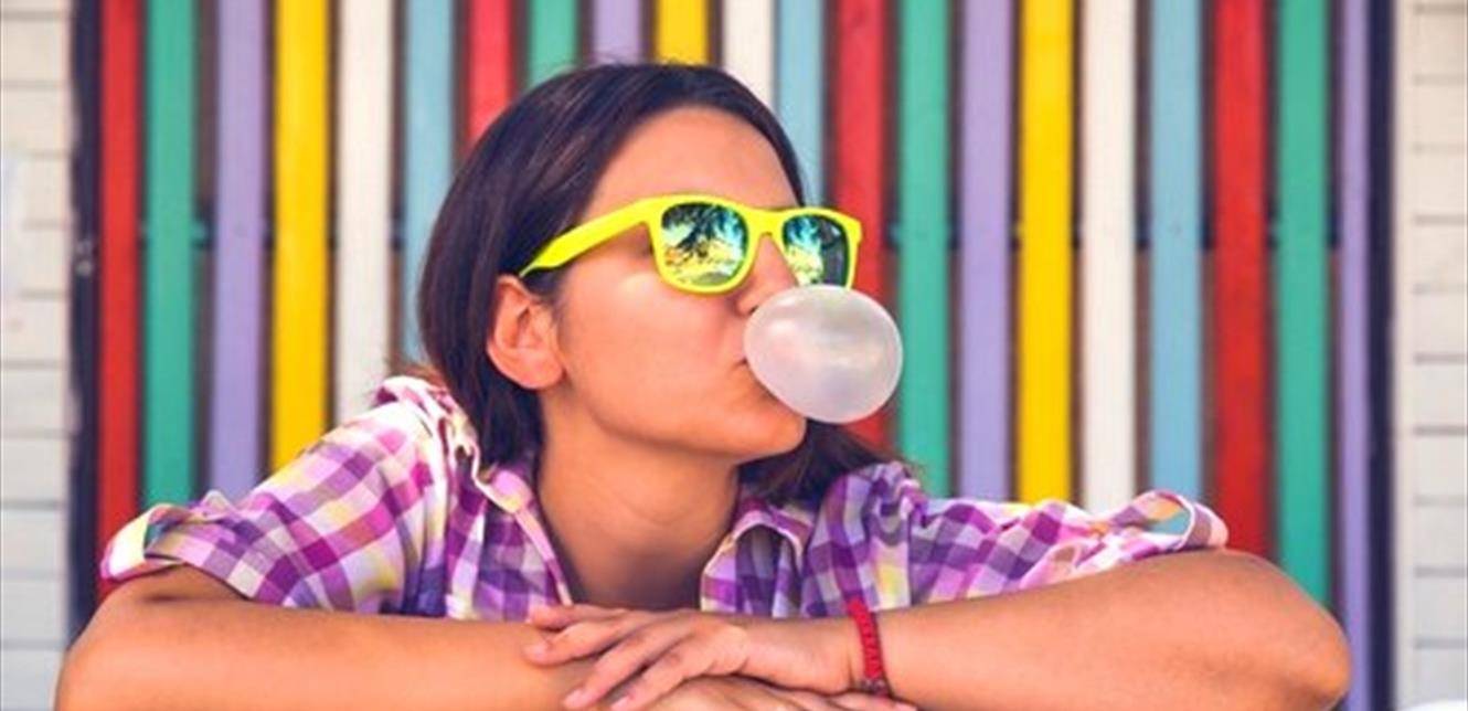 متى عليك التوقف عن مضغ العلكة؟